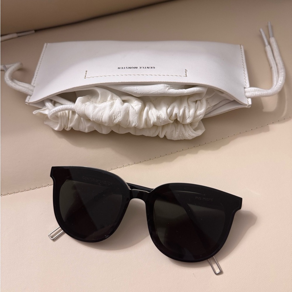 Gentle monster Black Sunglasses